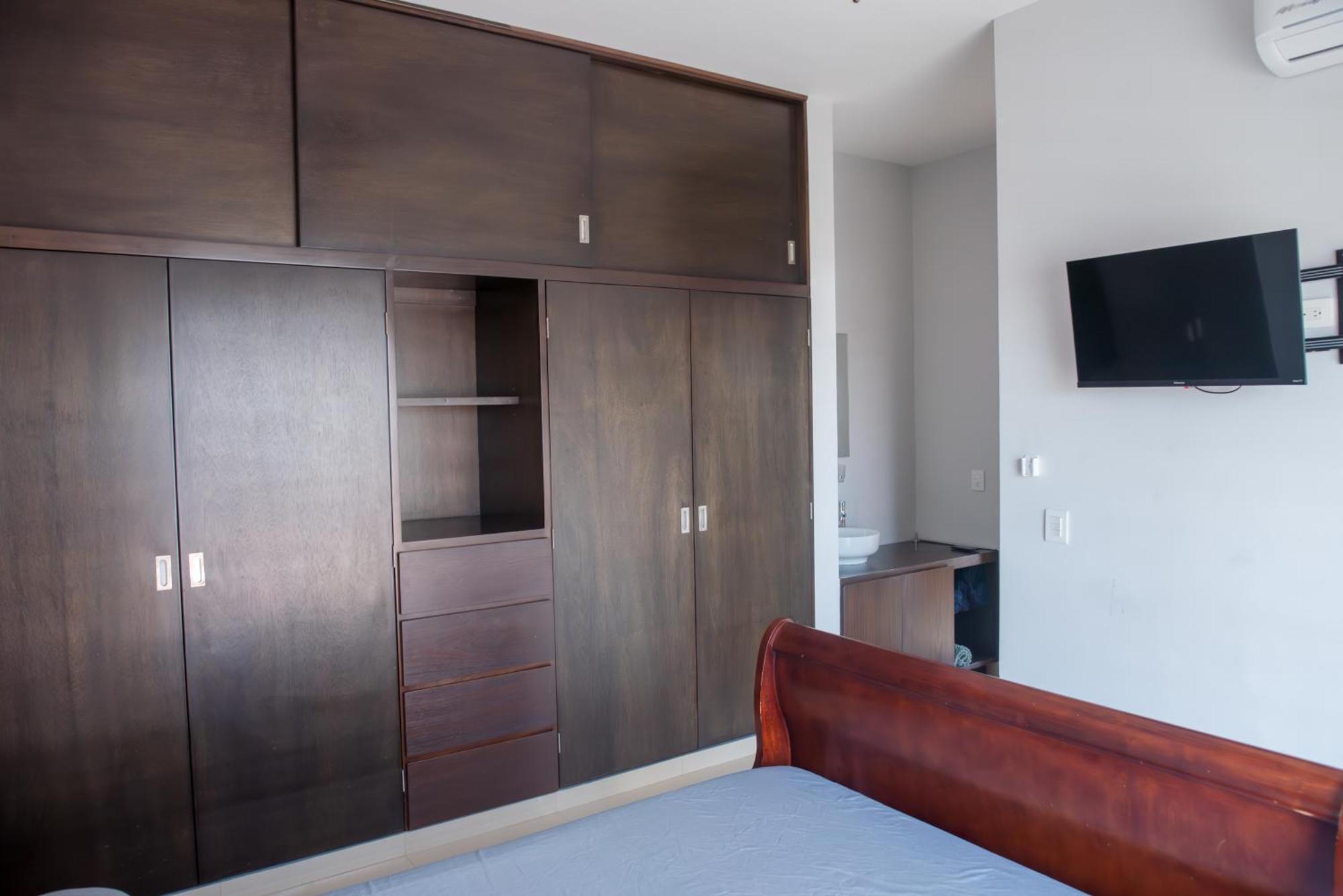 2Br/2Ba Condo 1 Block To Ocean! - Unit #5 มาซาตลัน ภายนอก รูปภาพ